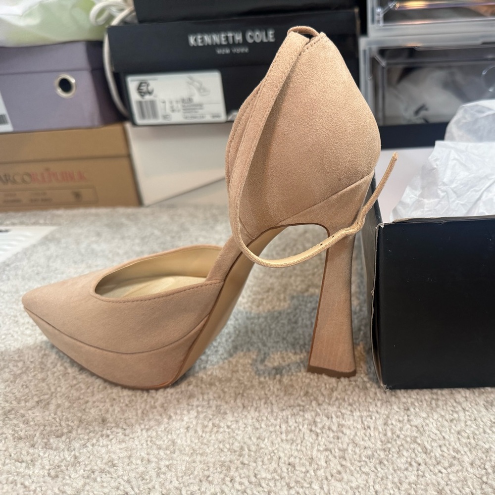 Nine West Nude Beige Heels Size 7 In Box